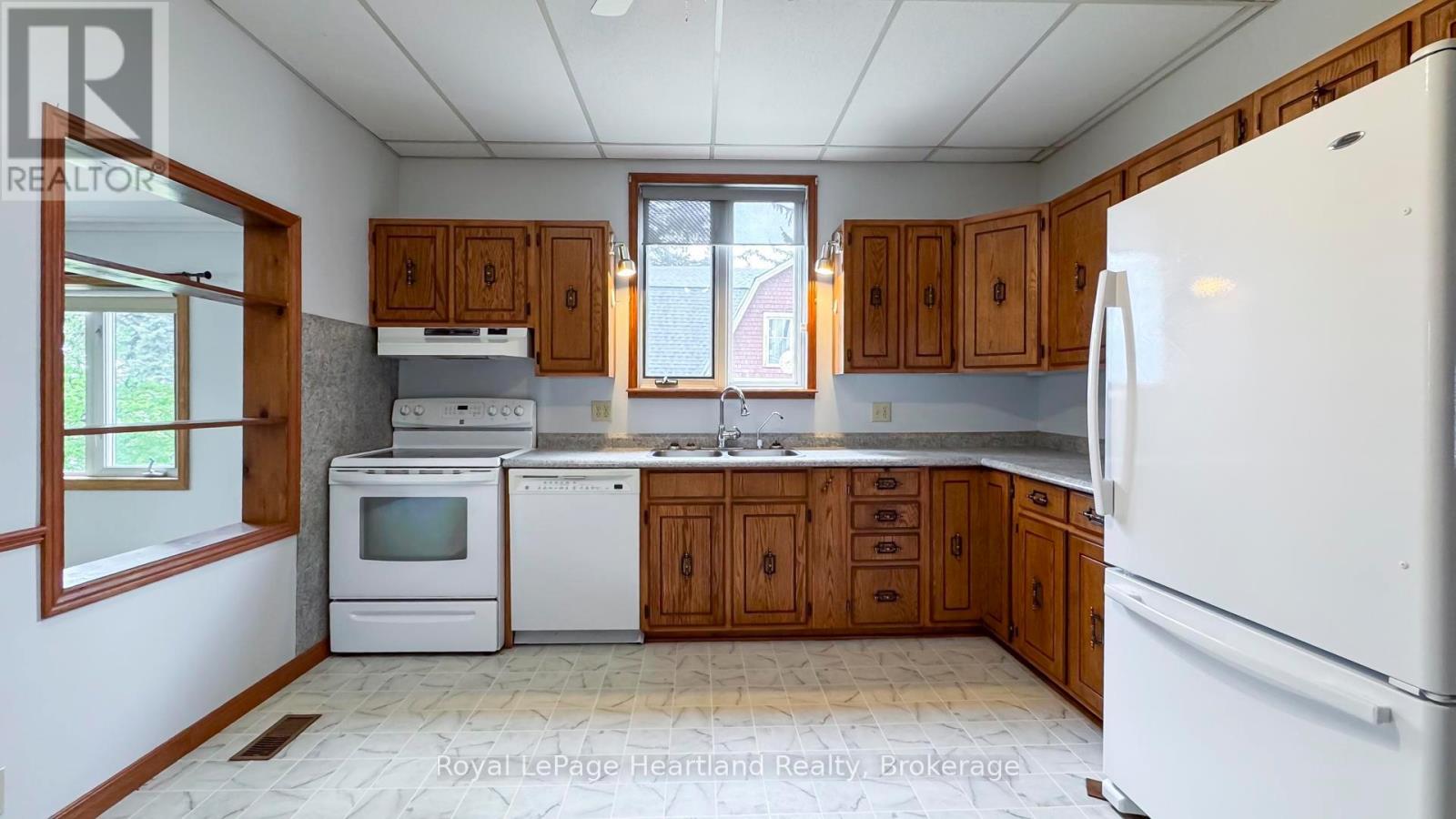 102 Goderich Street, Ashfield-Colborne-Wawanosh, Ontario  N0M 1E0 - Photo 17 - X12154366