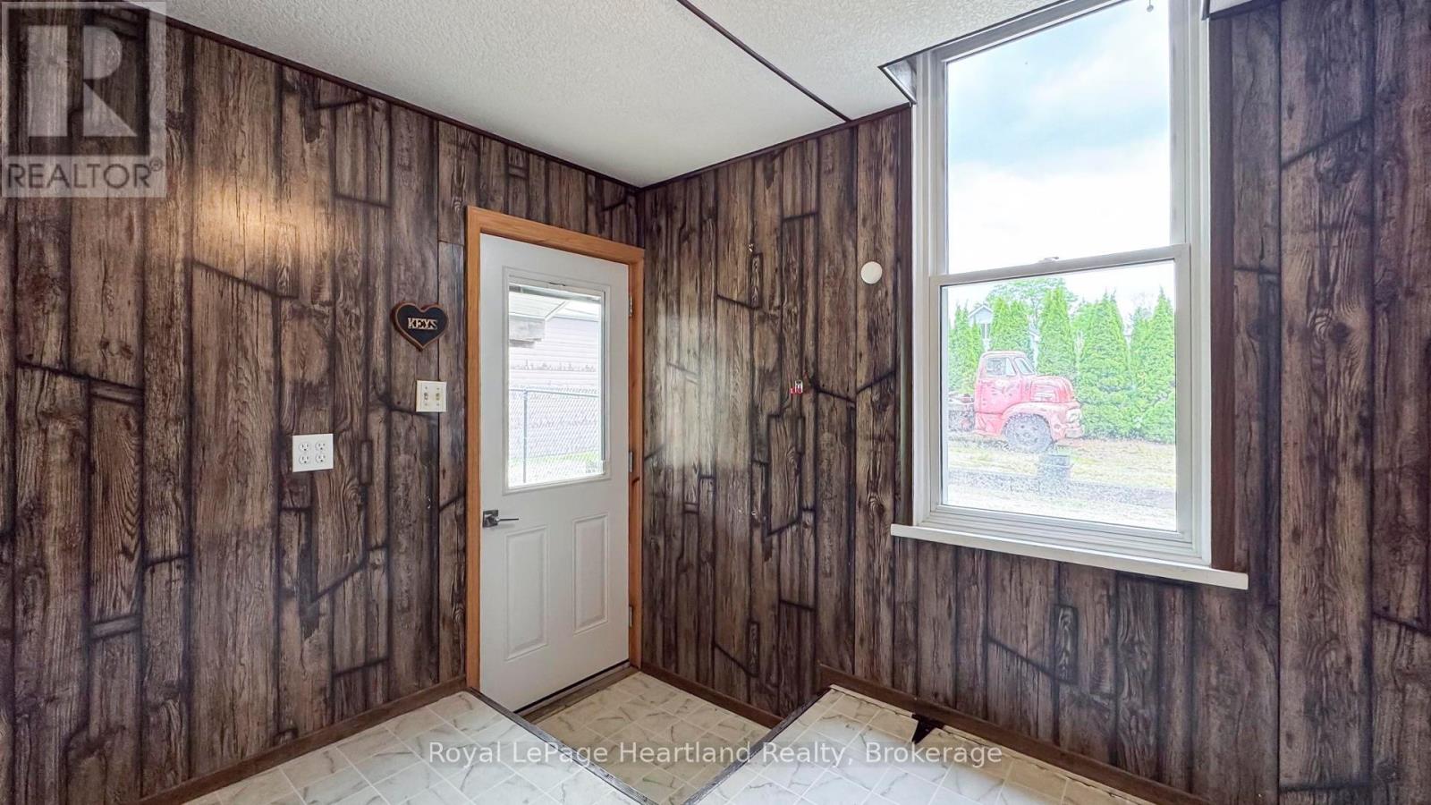 102 Goderich Street, Ashfield-Colborne-Wawanosh, Ontario  N0M 1E0 - Photo 32 - X12154366