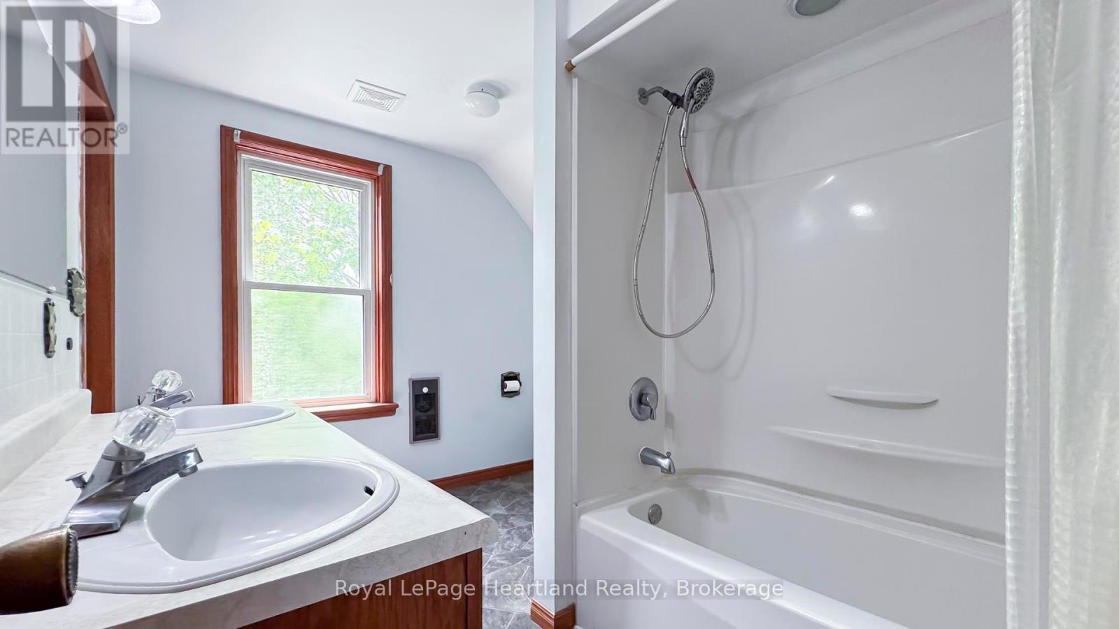 102 Goderich Street, Ashfield-Colborne-Wawanosh, Ontario  N0M 1E0 - Photo 37 - X12154366