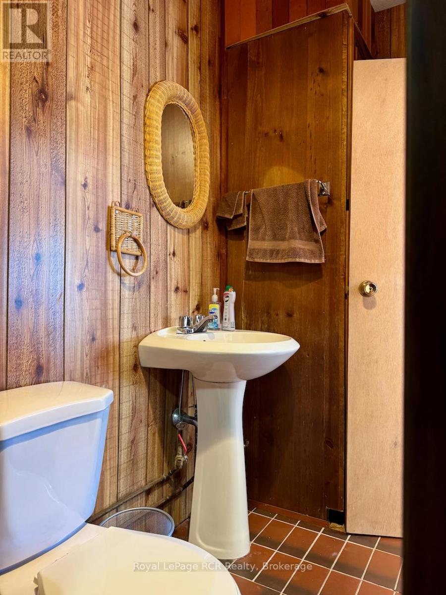 384 Bay Street, South Bruce Peninsula, Ontario  N0H 2T0 - Photo 24 - X12154459