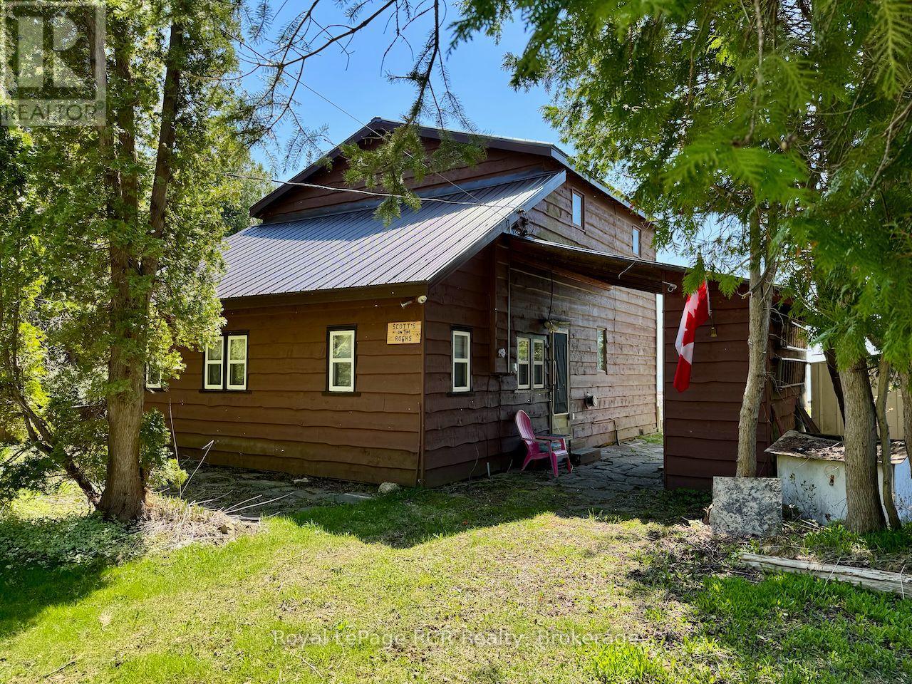 384 Bay Street, South Bruce Peninsula, Ontario  N0H 2T0 - Photo 5 - X12154459