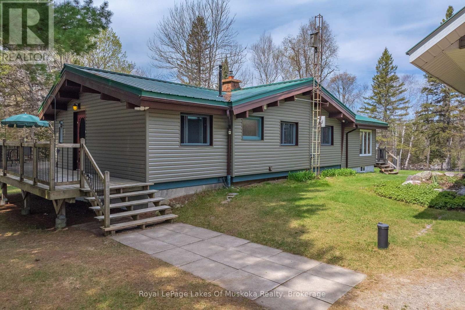 71 Victoria Street, Magnetawan, Ontario  P0A 1P0 - Photo 3 - X12154464