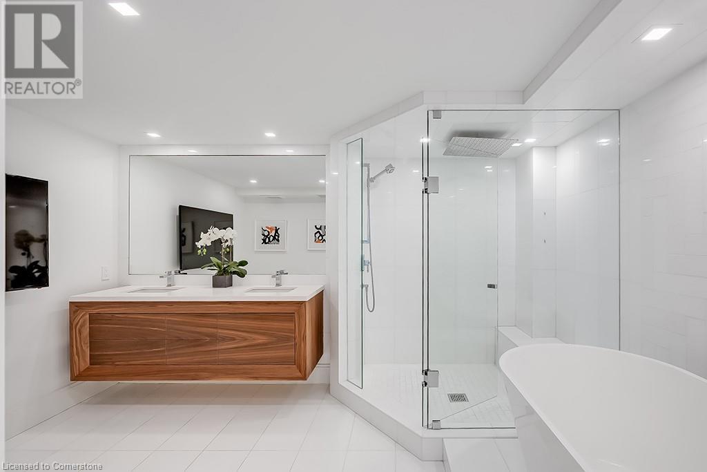 2190 Lakeshore Road Unit# 605, Burlington, Ontario  L7R 4K1 - Photo 18 - 40729672