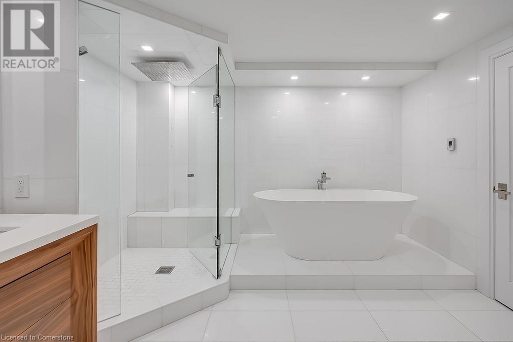 2190 Lakeshore Road Unit# 605, Burlington, Ontario  L7R 4K1 - Photo 21 - 40729672