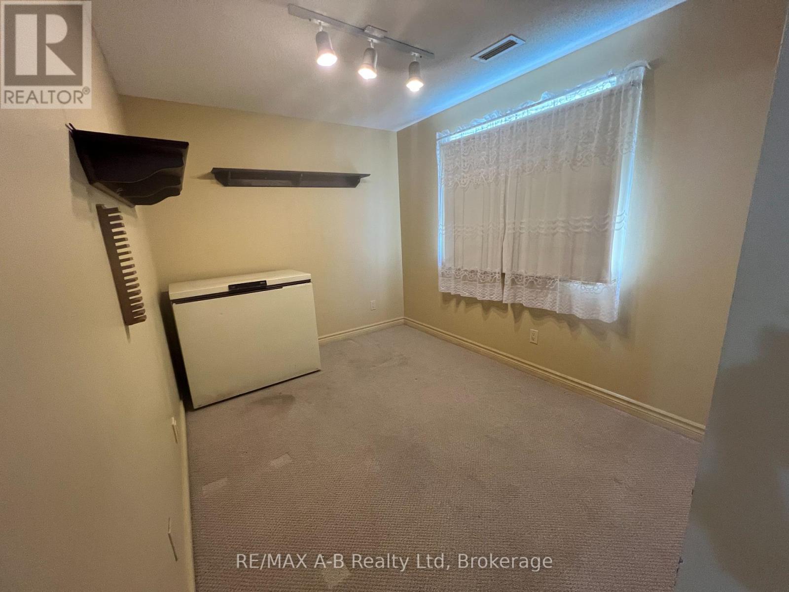 112 - 199 Hope Street E, East Zorra-Tavistock, Ontario  N0B 2R0 - Photo 19 - X12154485