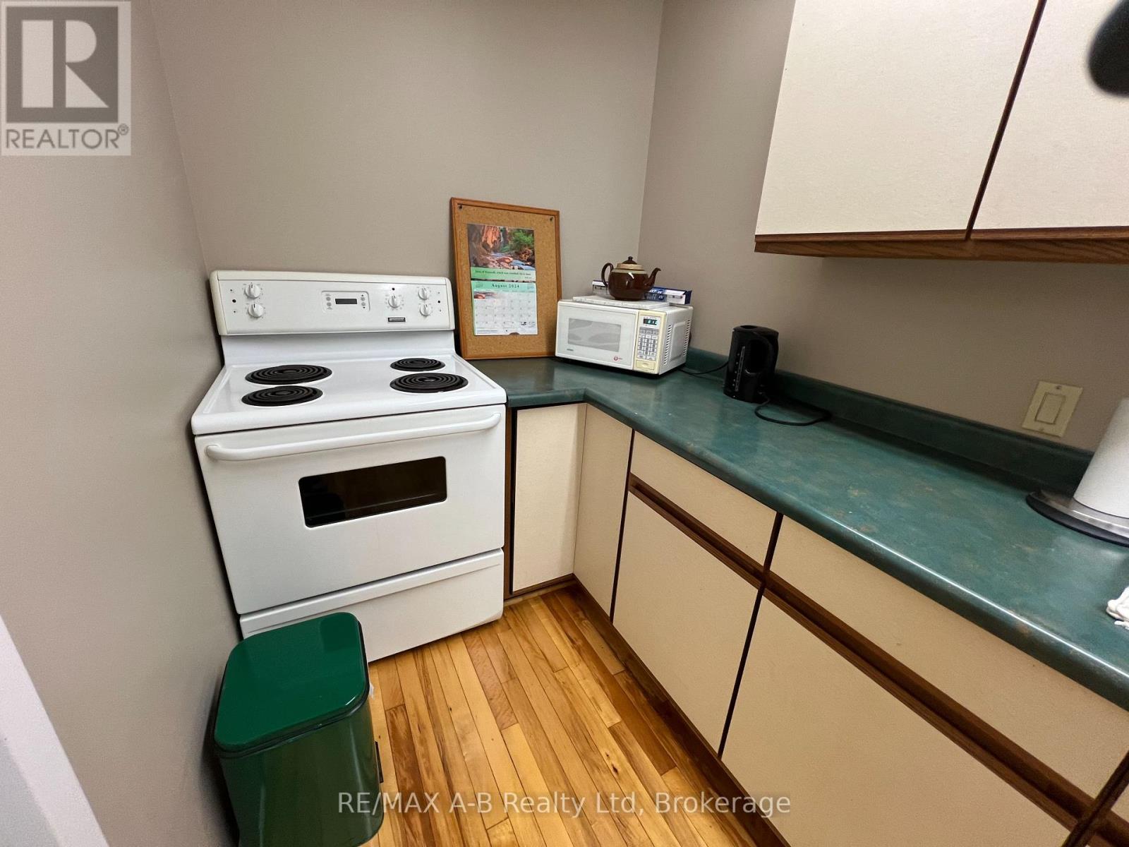 112 - 199 Hope Street E, East Zorra-Tavistock, Ontario  N0B 2R0 - Photo 45 - X12154485