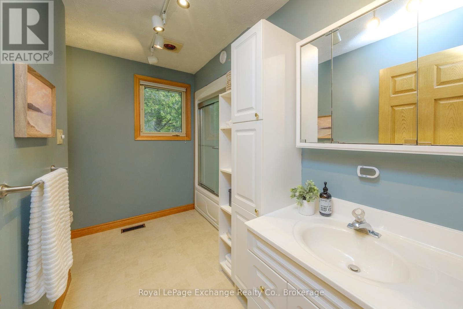 128 Waterloo Street, Huron-Kinloss, Ontario  N2Z 0C7 - Photo 7 - X12154625