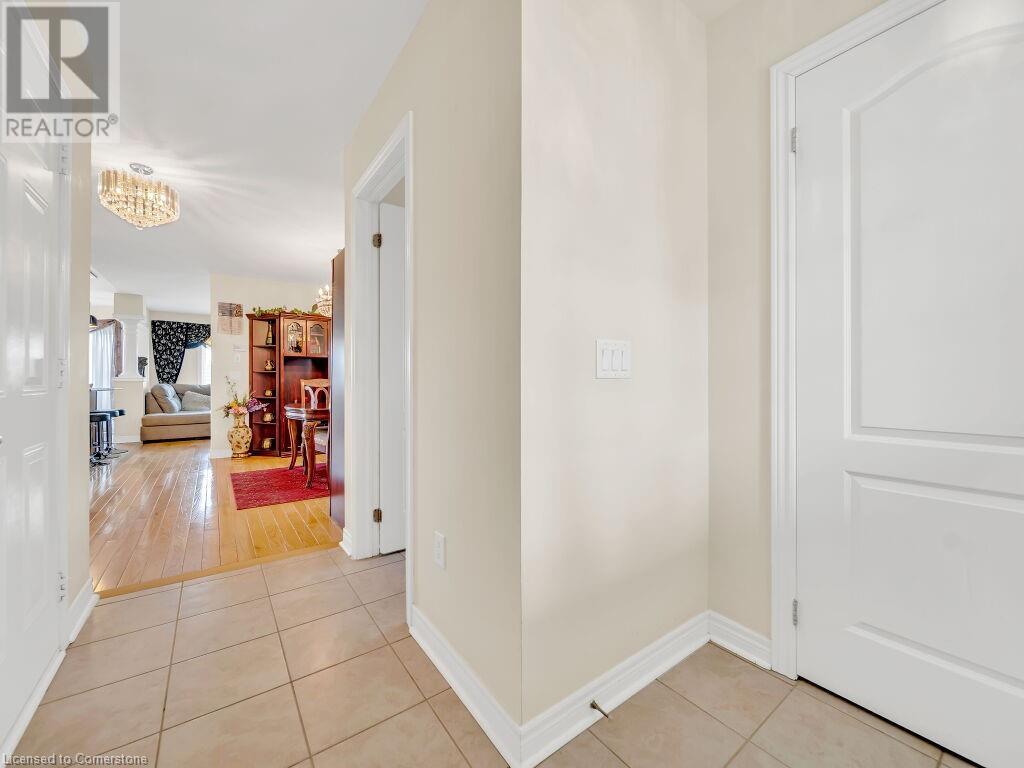561 Baldwin Crescent, Woodstock, Ontario  N4T 0J4 - Photo 3 - 40729552