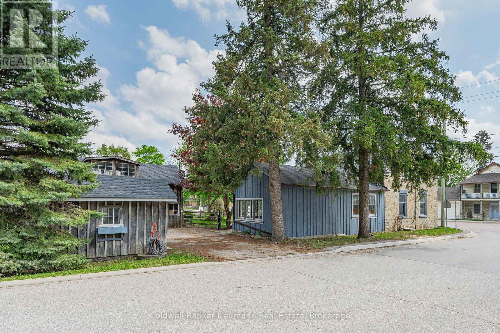 52 Brock Road S, Puslinch, Ontario  N0B 2J0 - Photo 4 - X12154745