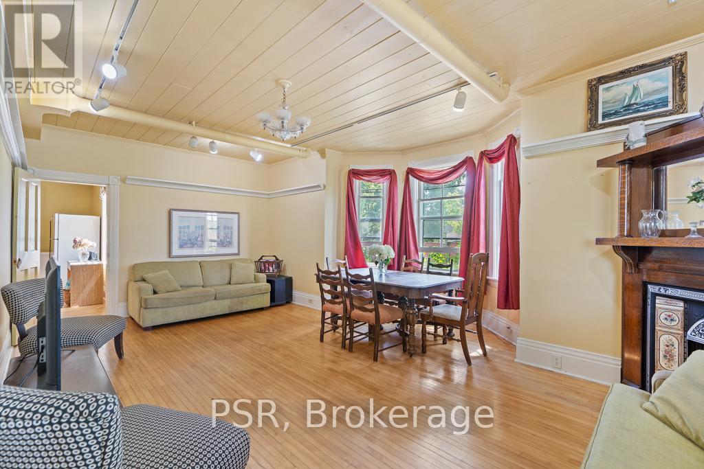 1020 Bala Falls Road, Muskoka Lakes, Ontario  P0C 1A0 - Photo 16 - X12154767