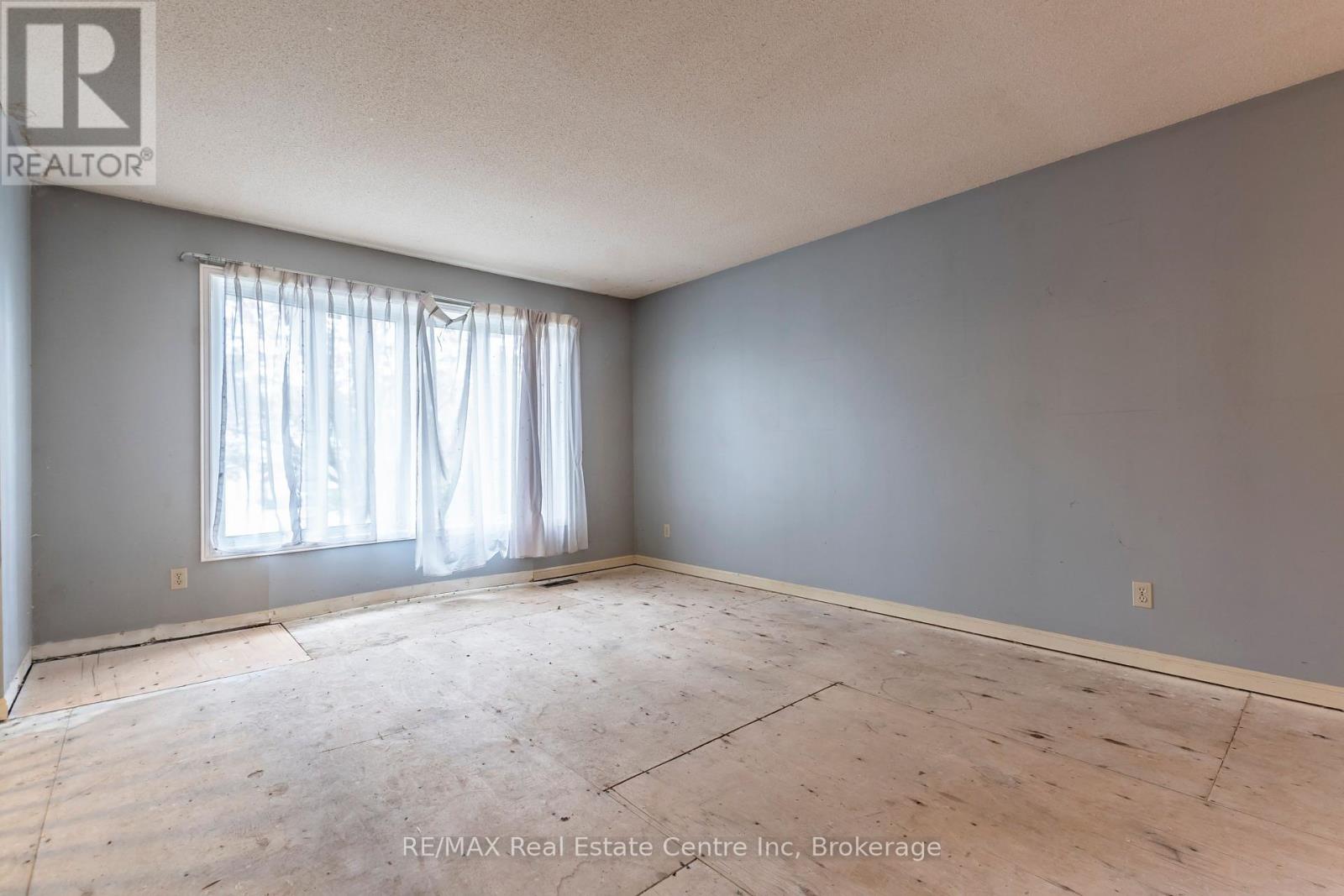 476 Westheights Drive, Kitchener, Ontario  N2N 1M5 - Photo 11 - X12154768