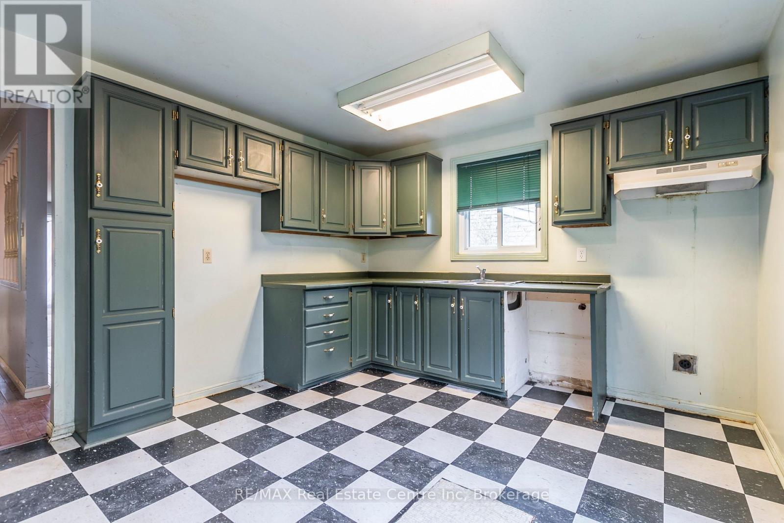 476 Westheights Drive, Kitchener, Ontario  N2N 1M5 - Photo 19 - X12154768