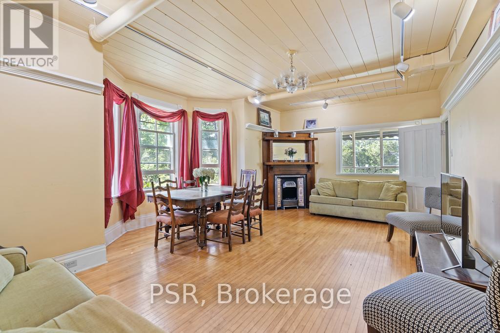1020 Bala Falls Road, Muskoka Lakes, Ontario  P0C 1A0 - Photo 17 - X12154774
