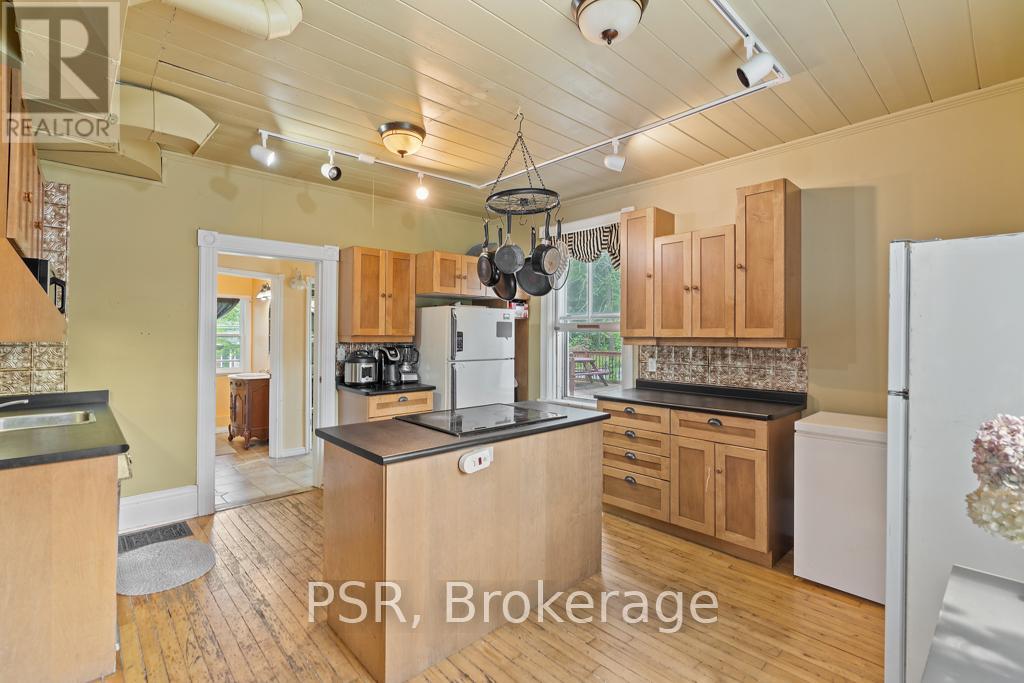 1020 Bala Falls Road, Muskoka Lakes, Ontario  P0C 1A0 - Photo 19 - X12154774