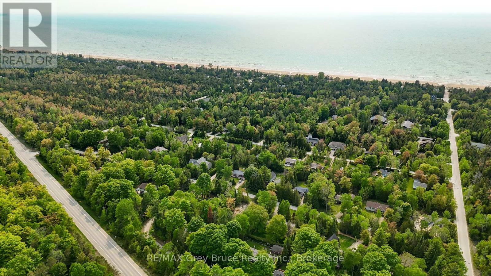 425 Dufferin Avenue, South Bruce Peninsula, Ontario  N0H 2G0 - Photo 10 - X12154811