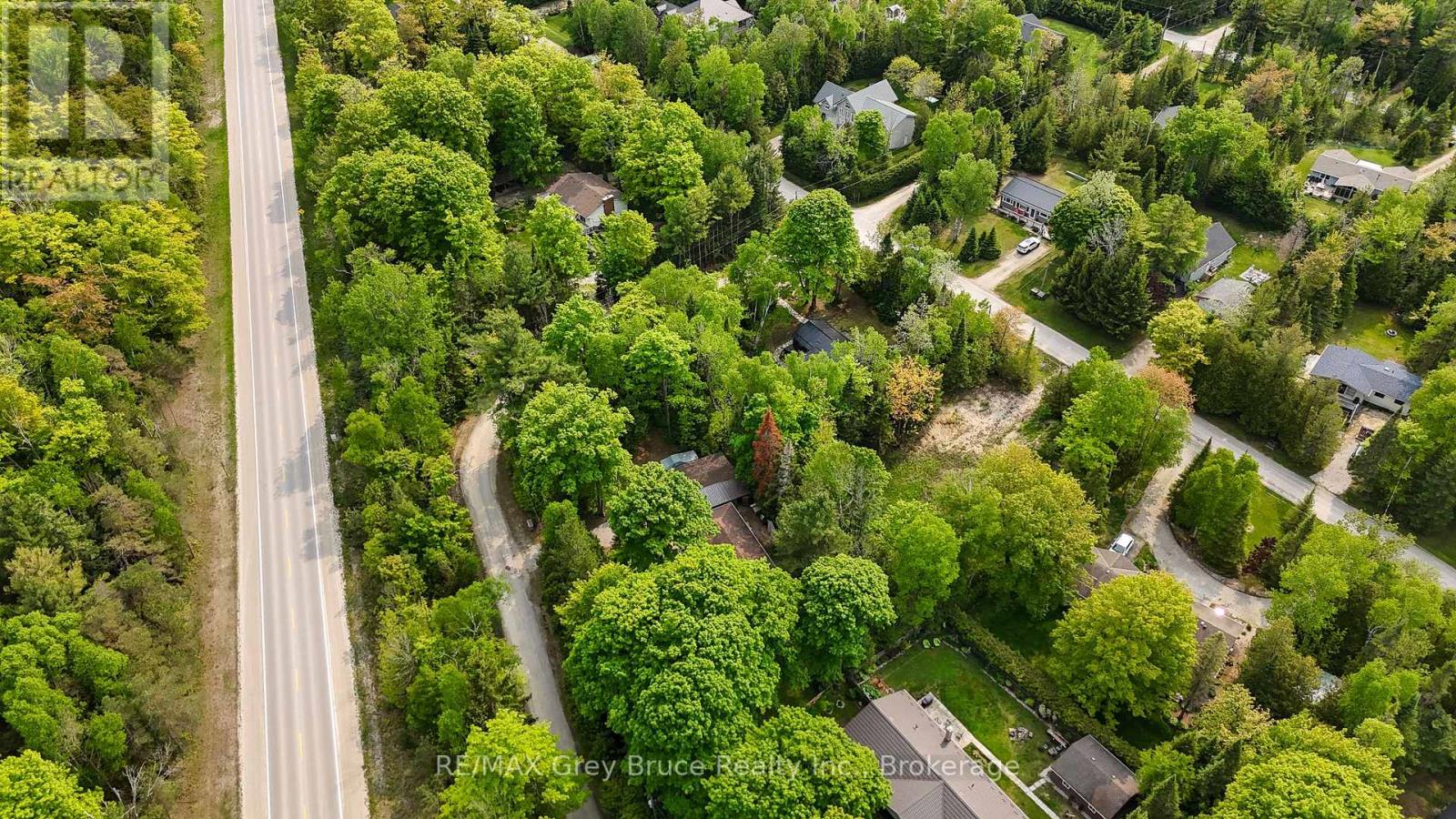 425 Dufferin Avenue, South Bruce Peninsula, Ontario  N0H 2G0 - Photo 8 - X12154811