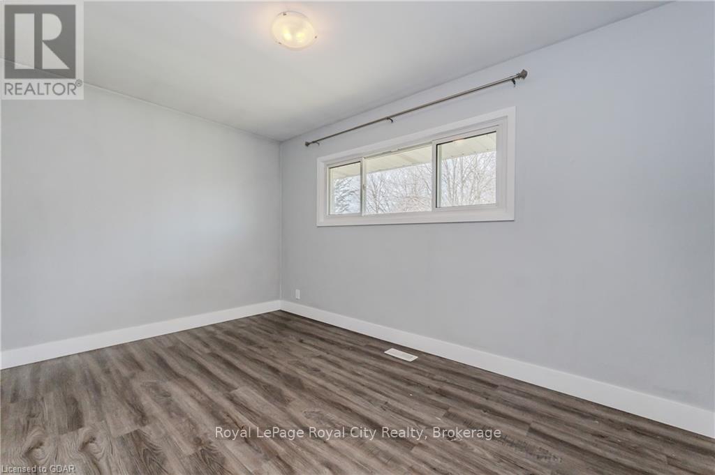 Upper - 65 Village Road, Kitchener, Ontario  N2M 4K9 - Photo 15 - X12154838