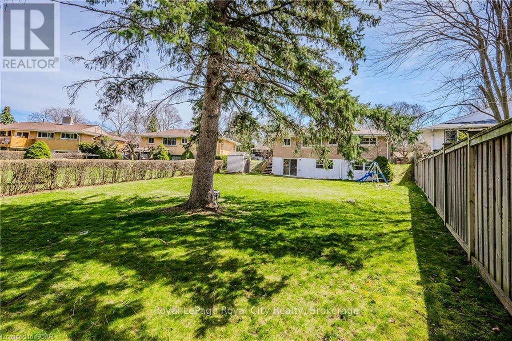 Upper - 65 Village Road, Kitchener, Ontario  N2M 4K9 - Photo 22 - X12154838