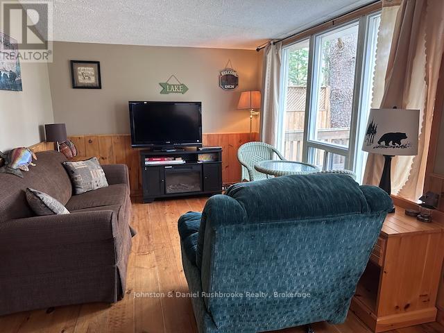 1039 Wonder Beach Road, Muskoka Lakes, Ontario  P0B 1M0 - Photo 5 - X12154861