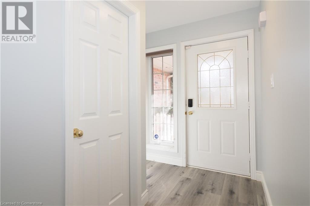 38 Brandy Crescent, Kitchener, Ontario  N2B 3W7 - Photo 2 - 40729703