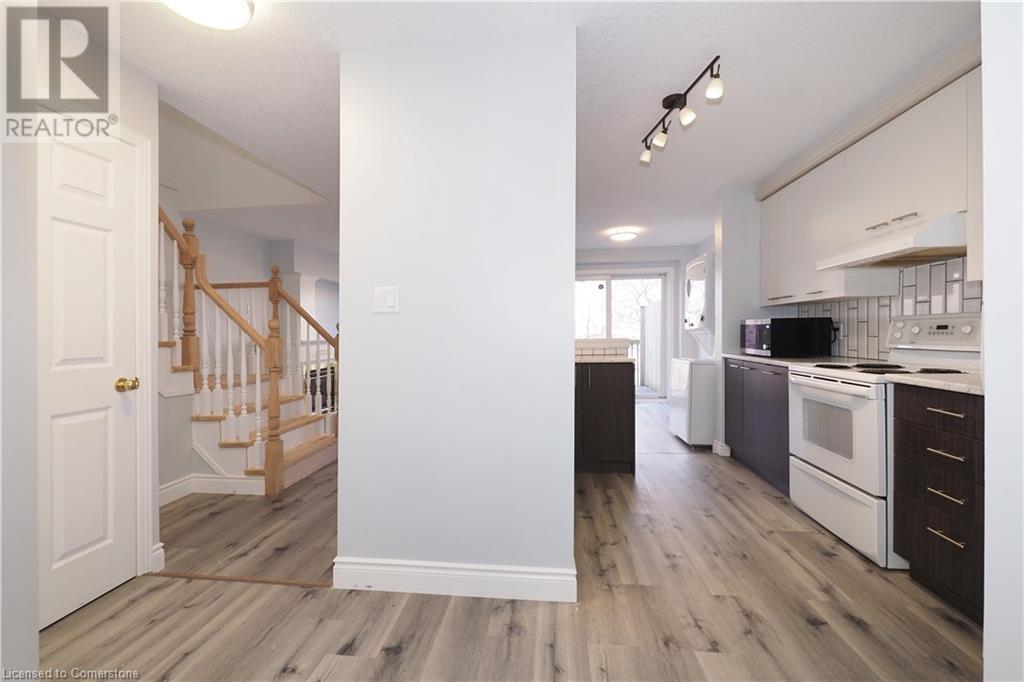 38 Brandy Crescent, Kitchener, Ontario  N2B 3W7 - Photo 6 - 40729703