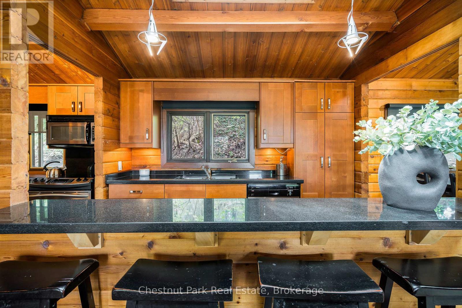 146 Chamonix Crescent, Blue Mountains, Ontario  L9Y 3Z2 - Photo 19 - X12154960