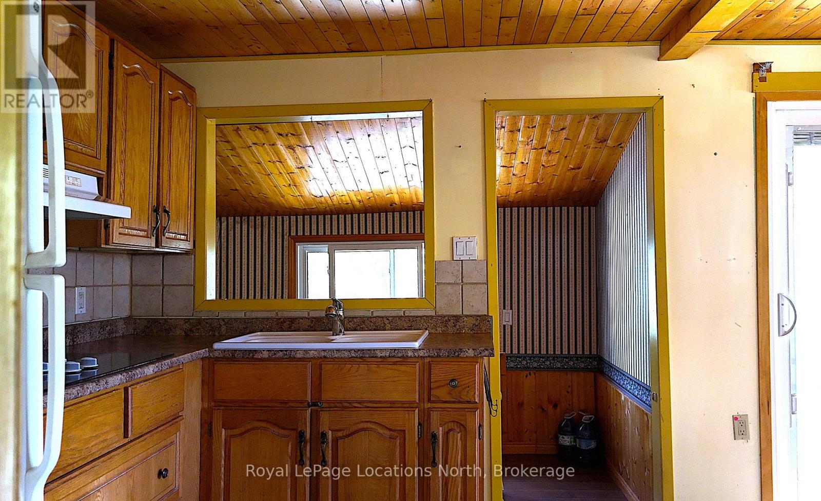 25 Balmoral Avenue, Tiny, Ontario  L0L 1P1 - Photo 13 - S12155019