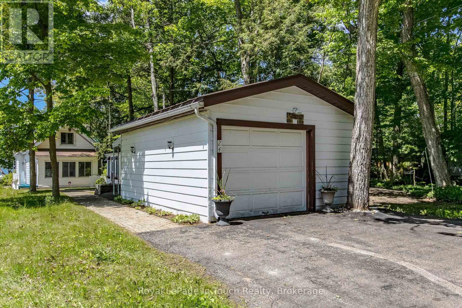 24 Belgrove, Tiny, Ontario  L0L 2J0 - Photo 15 - S12155096