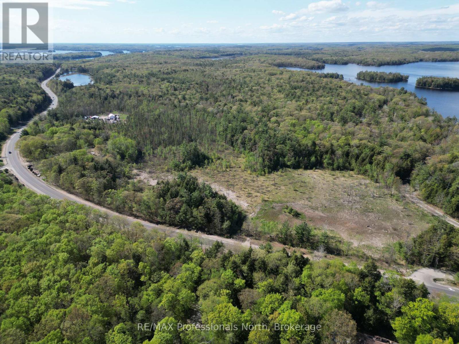 2070 Muskoka 118 Road W, Muskoka Lakes, Ontario  P1L 1W8 - Photo 10 - X12155076