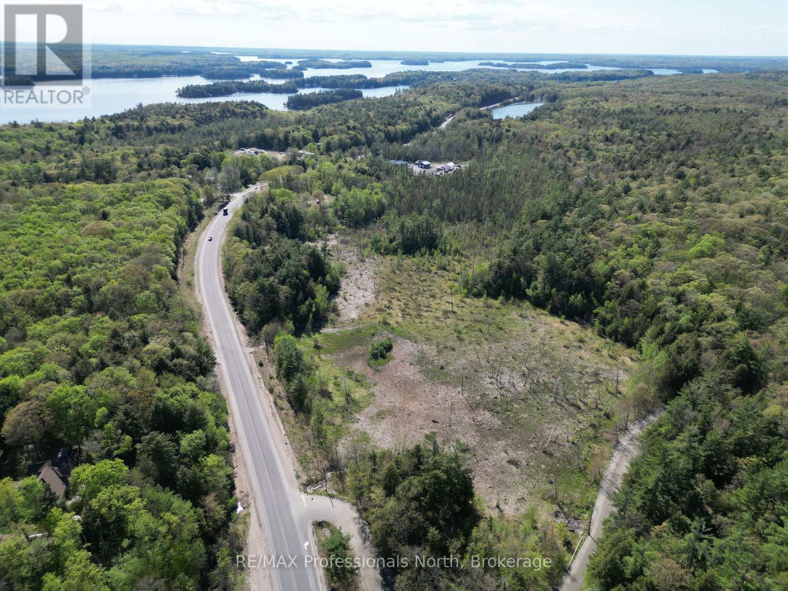 2070 Muskoka 118 Road W, Muskoka Lakes, Ontario  P1L 1W8 - Photo 13 - X12155076