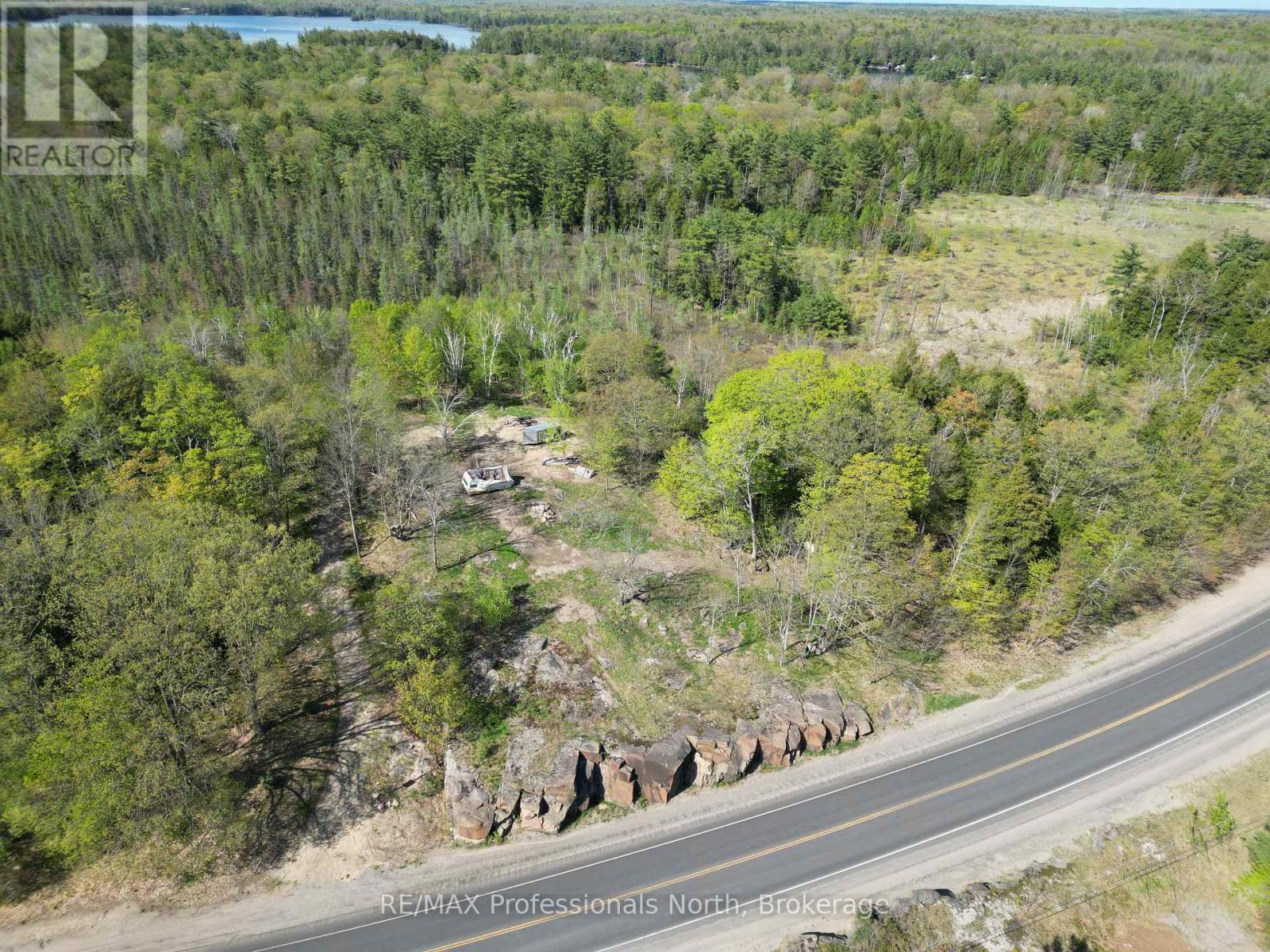 2070 Muskoka 118 Road W, Muskoka Lakes, Ontario  P1L 1W8 - Photo 6 - X12155076