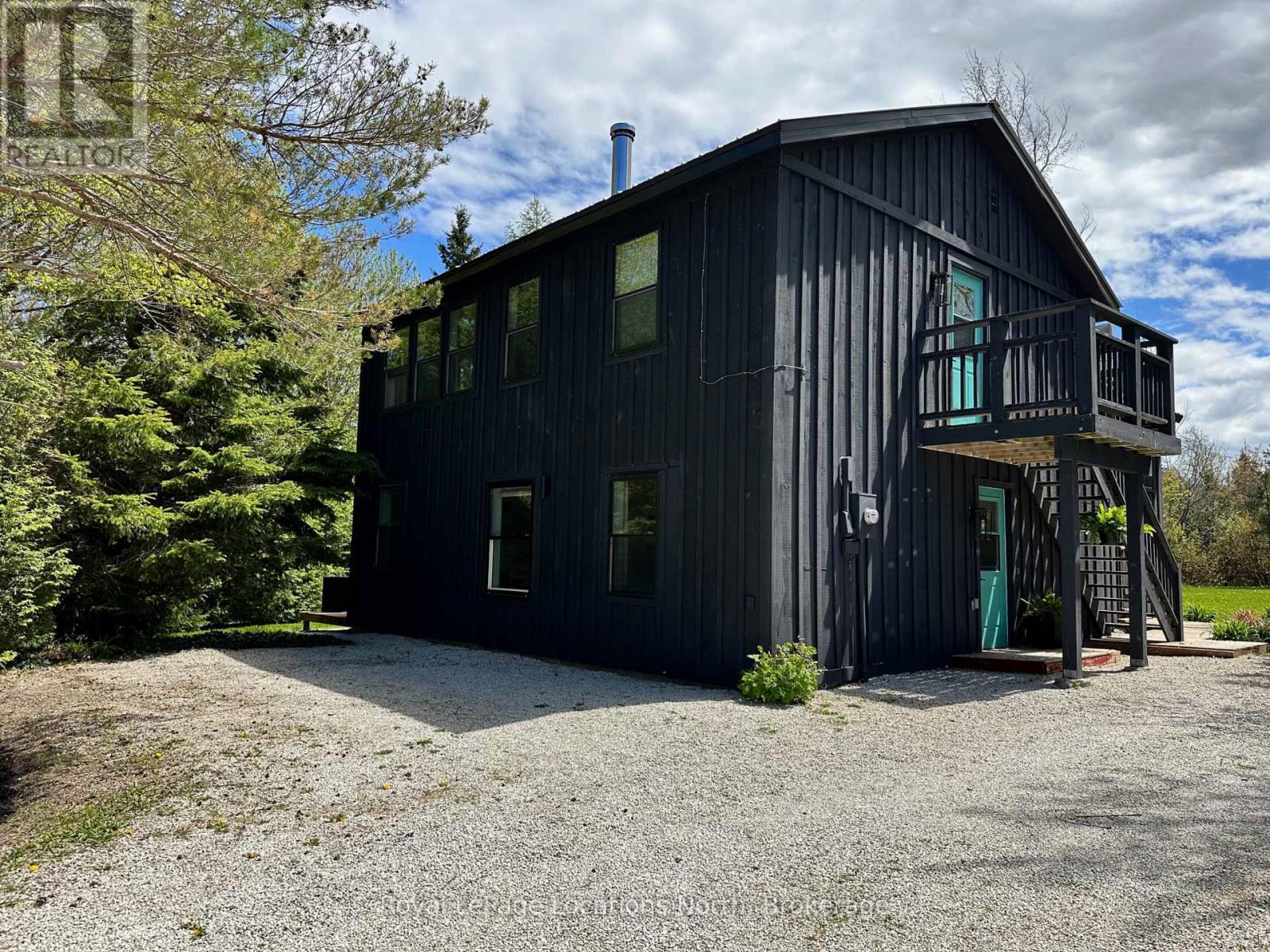124 Tyrol Avenue, Blue Mountains, Ontario  N0H 2E0 - Photo 2 - X12155173