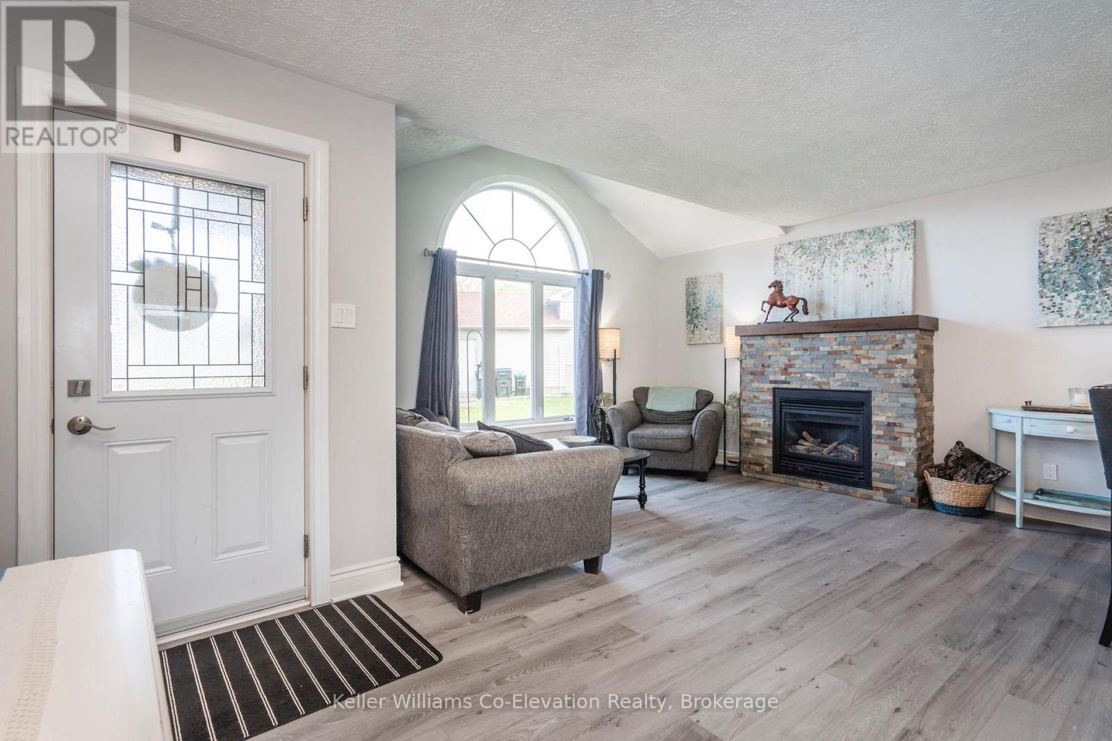 56 Byrnes Crescent, Penetanguishene, Ontario  L9M 1V9 - Photo 12 - S12155225
