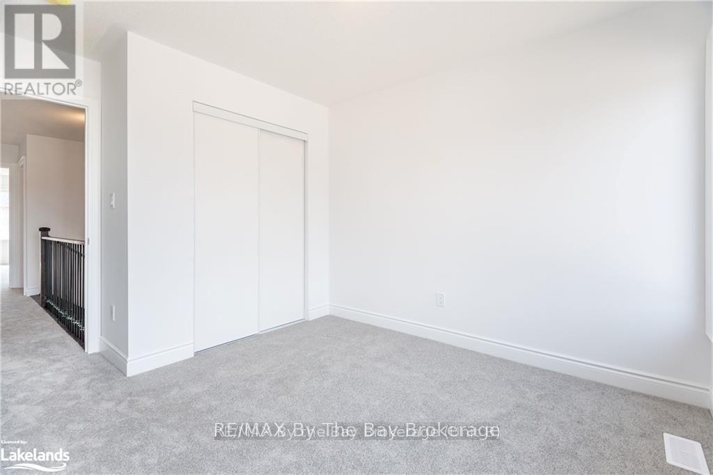 47 Lisa Street, Wasaga Beach, Ontario  L9Z 1J9 - Photo 18 - S12155330