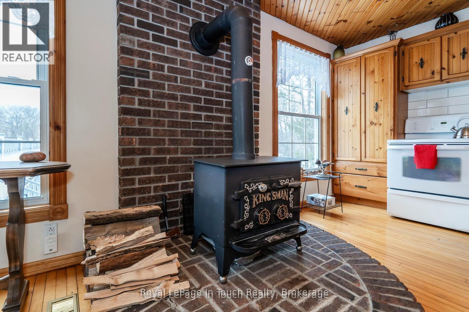 306 Church Street, Penetanguishene, Ontario  L9M 1G5 - Photo 13 - S12155446