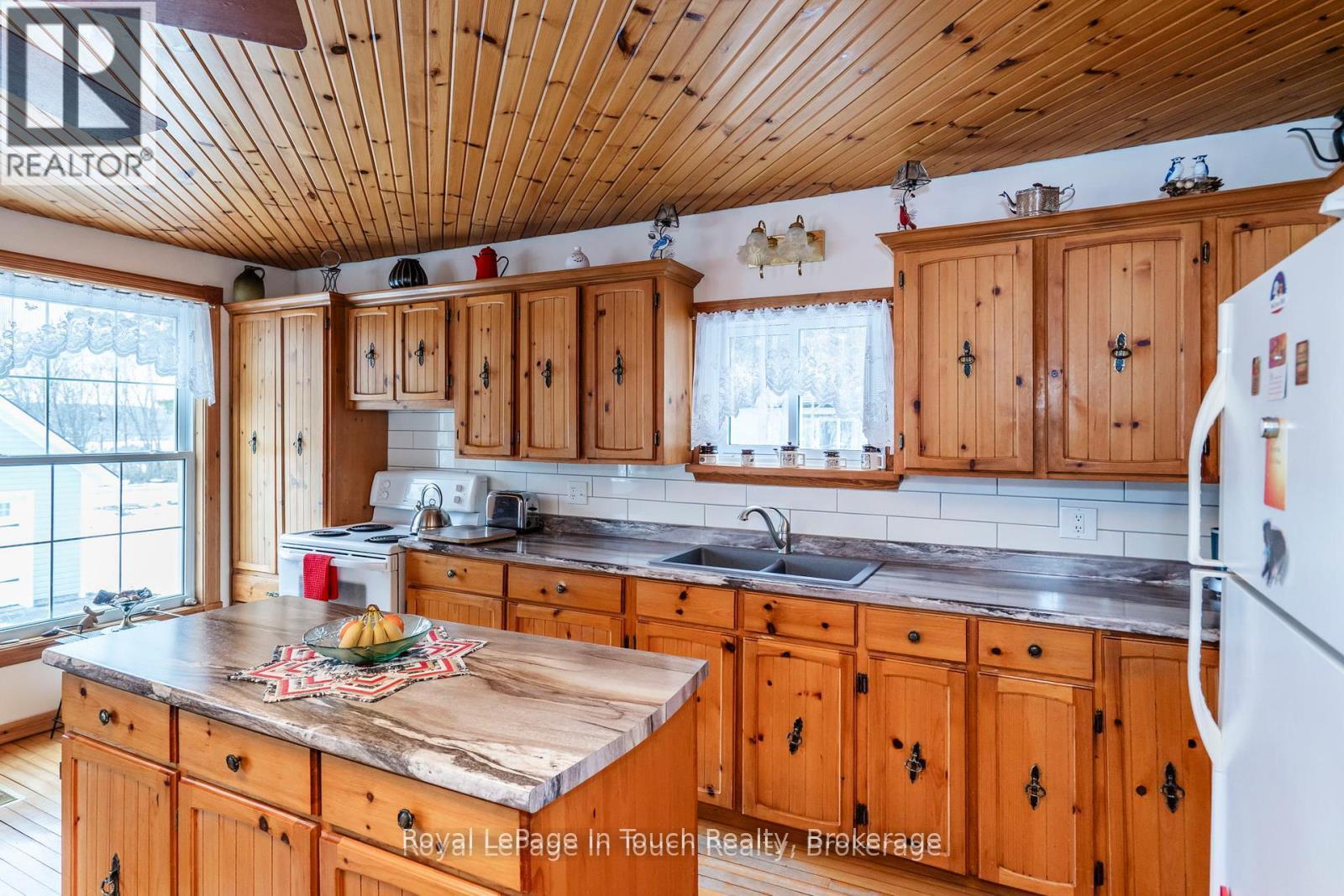 306 Church Street, Penetanguishene, Ontario  L9M 1G5 - Photo 14 - S12155446