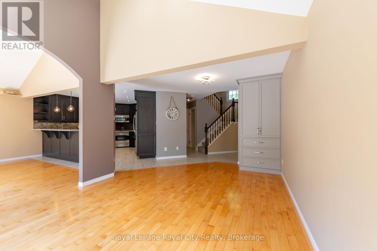 12 Burke Court, Guelph, Ontario  N1L 1J2 - Photo 12 - X12155561