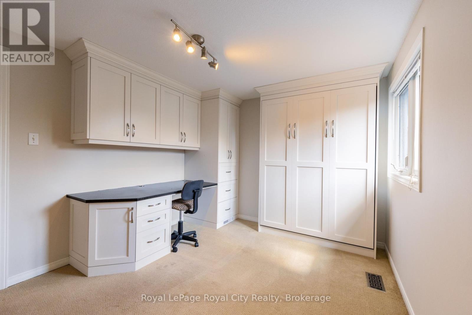 12 Burke Court, Guelph, Ontario  N1L 1J2 - Photo 20 - X12155561