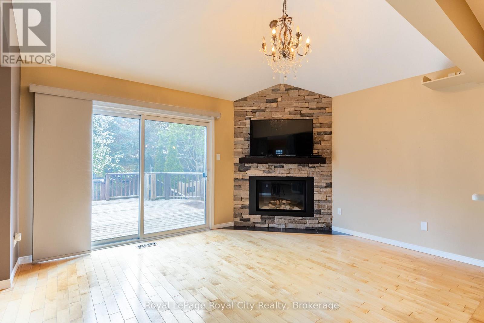 12 Burke Court, Guelph, Ontario  N1L 1J2 - Photo 8 - X12155561