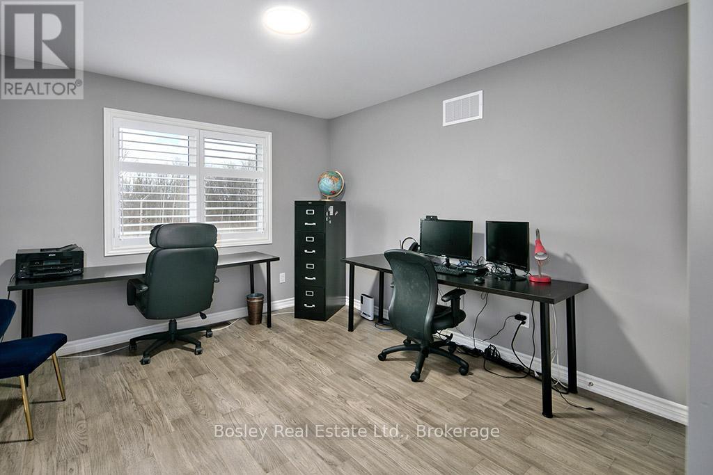 133 Sebastien Street, Blue Mountains, Ontario  N0H 1J0 - Photo 23 - X12155576