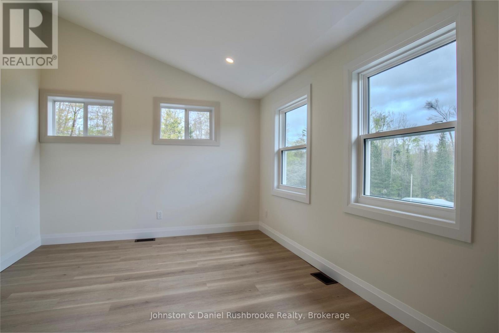 1267 Silver Lake Road, Gravenhurst, Ontario  P1P 1V5 - Photo 16 - X12155616