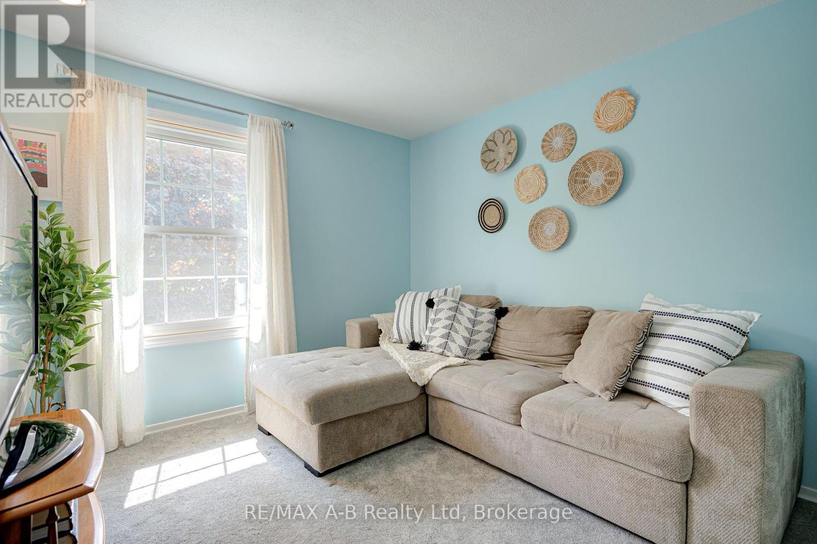 98 Mccarron Crescent, Waterloo, Ontario  N2L 5N2 - Photo 21 - X12155709