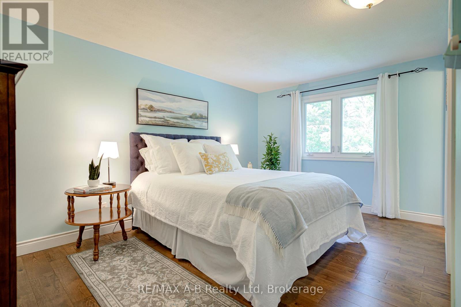 98 Mccarron Crescent, Waterloo, Ontario  N2L 5N2 - Photo 22 - X12155709