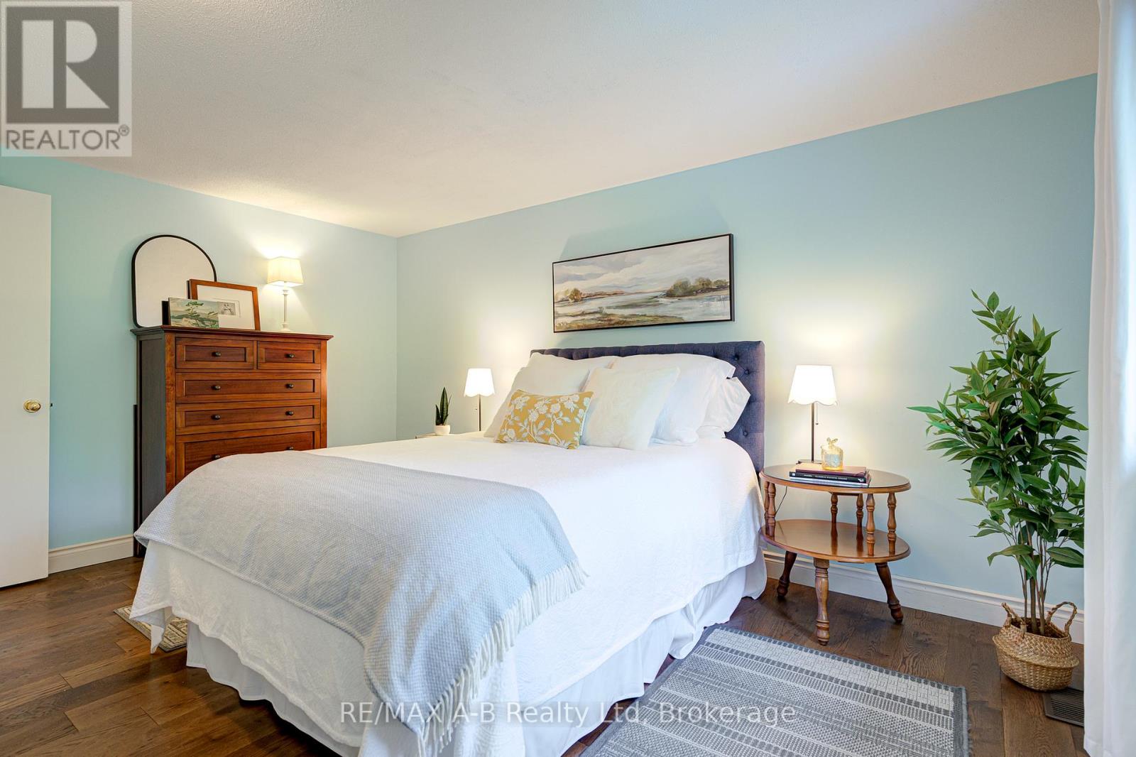 98 Mccarron Crescent, Waterloo, Ontario  N2L 5N2 - Photo 23 - X12155709