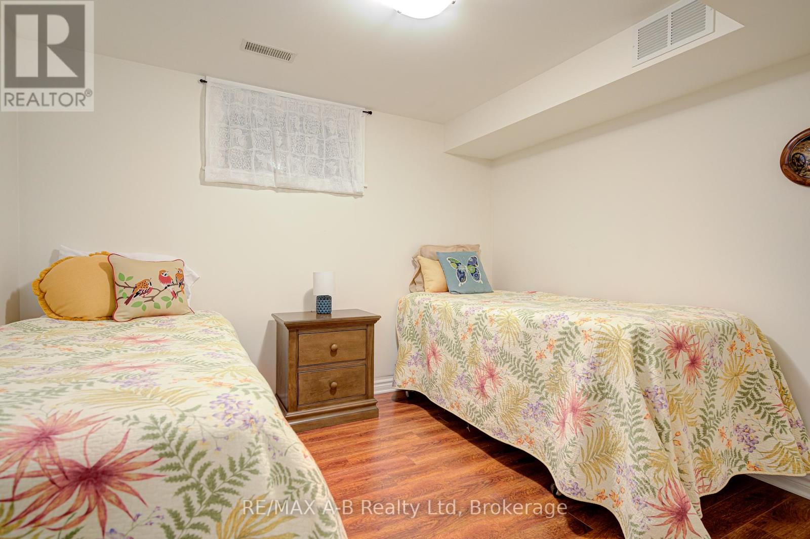 98 Mccarron Crescent, Waterloo, Ontario  N2L 5N2 - Photo 32 - X12155709