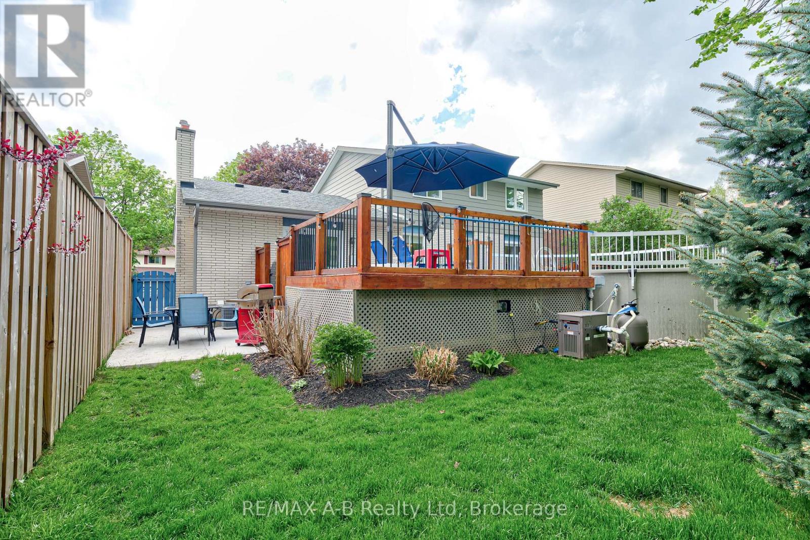 98 Mccarron Crescent, Waterloo, Ontario  N2L 5N2 - Photo 35 - X12155709