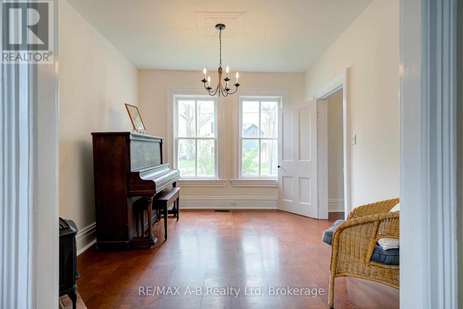 258 Douro Street, Stratford, Ontario  N5A 3S3 - Photo 20 - X12155757