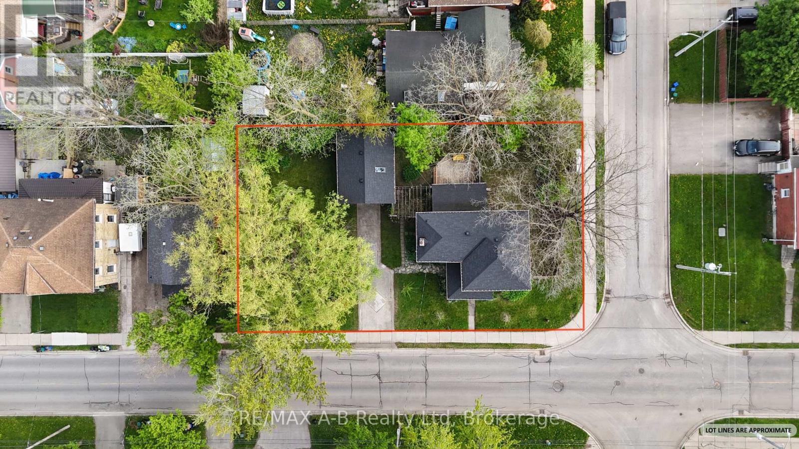 258 Douro Street, Stratford, Ontario  N5A 3S3 - Photo 3 - X12155757