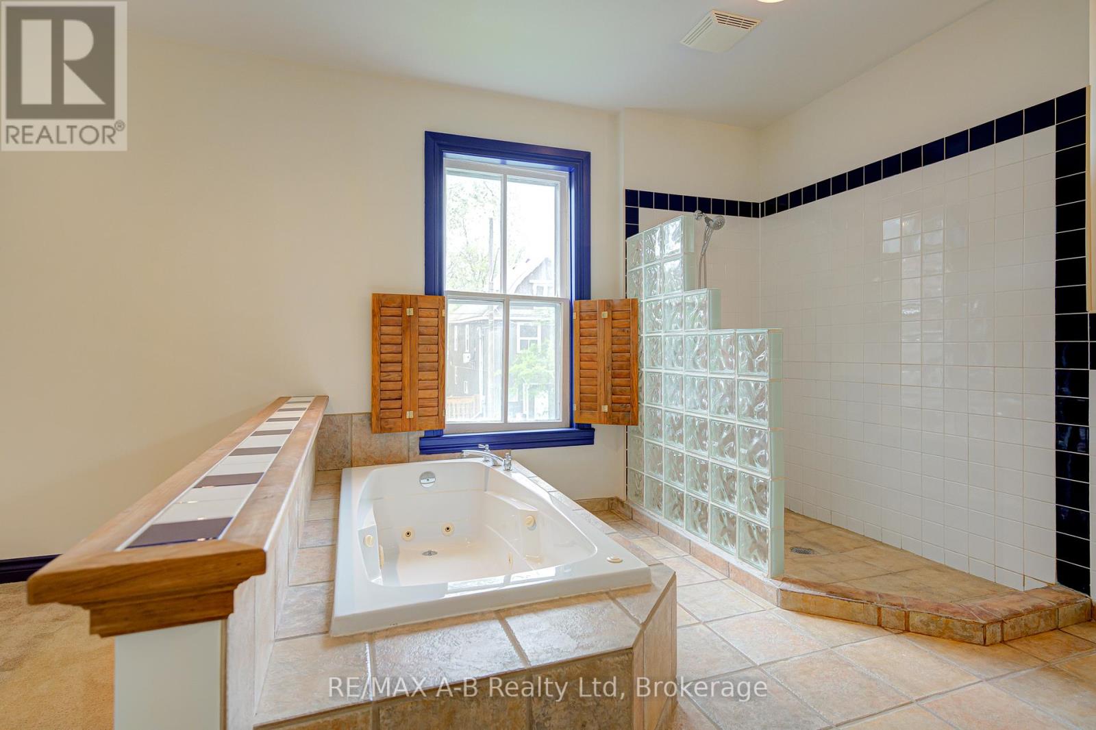 258 Douro Street, Stratford, Ontario  N5A 3S3 - Photo 39 - X12155757