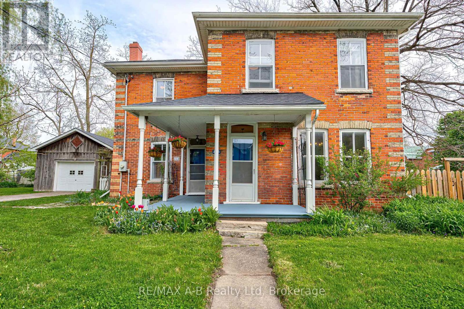 258 Douro Street, Stratford, Ontario  N5A 3S3 - Photo 4 - X12155757
